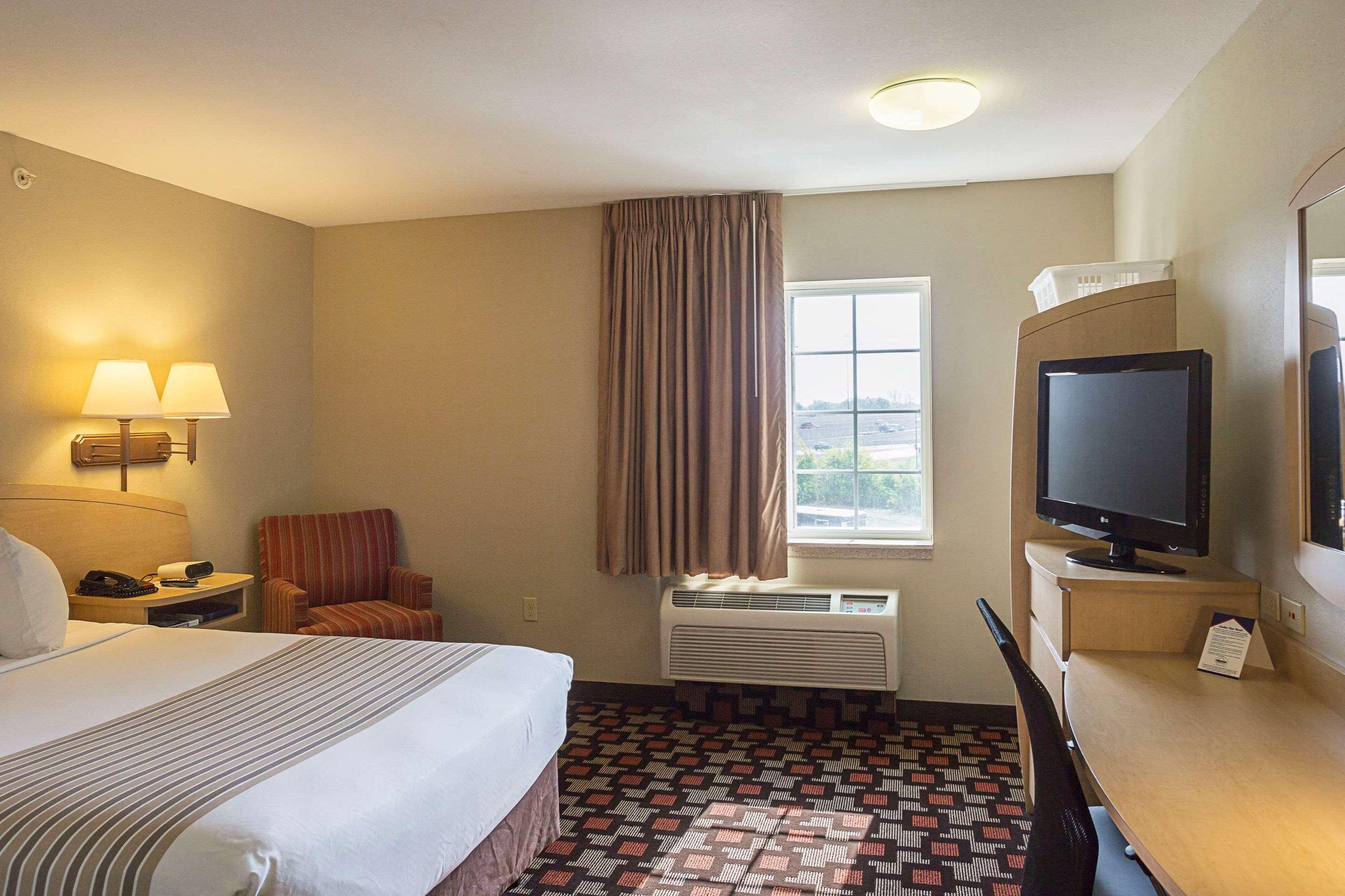Suburban Studios Clarksville-Louisville North Екстер'єр фото